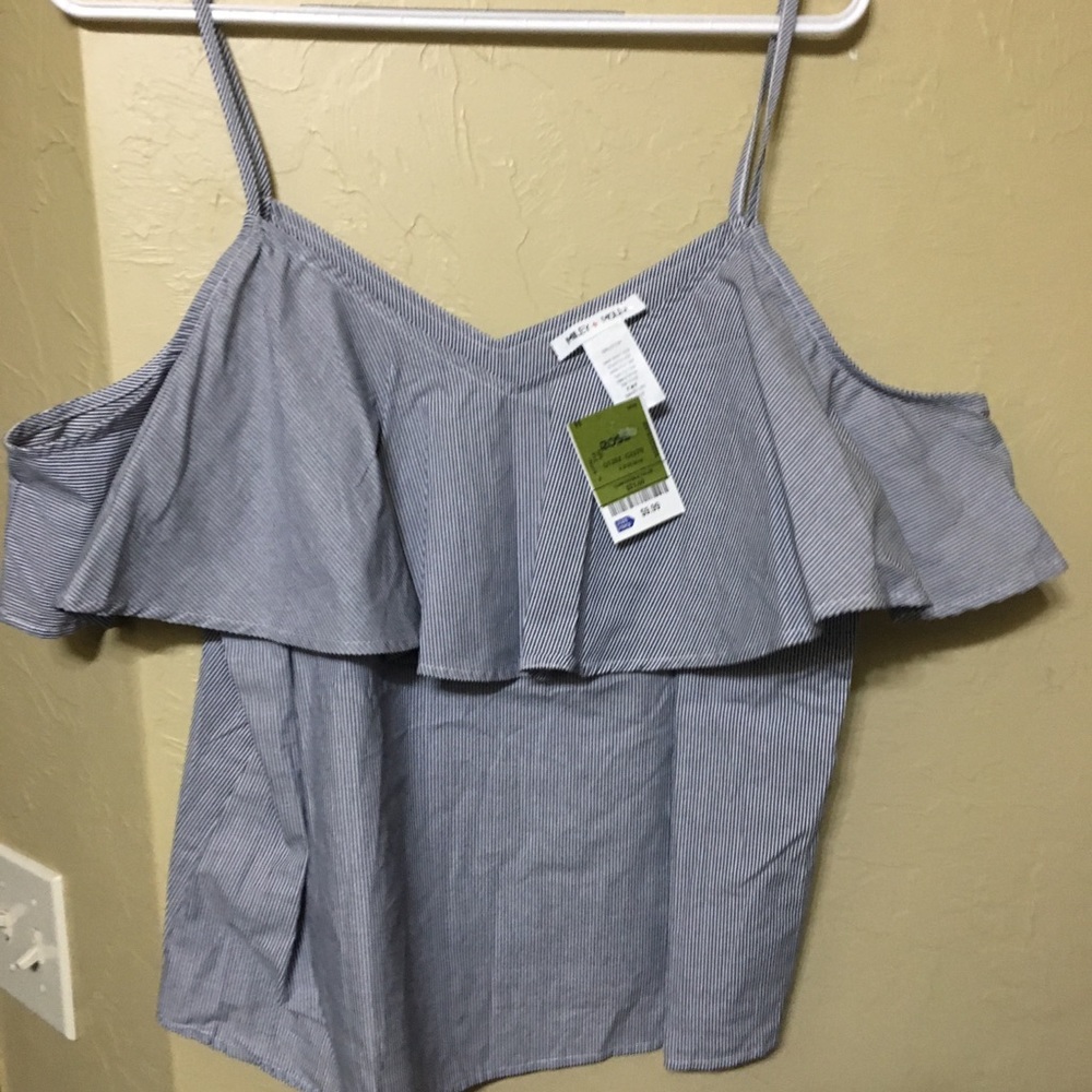NWT Miley & Molly cold shoulder crop